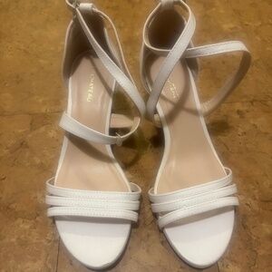 Le Chateau white sandals
